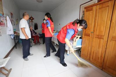 沾化区综合行政执法局开展关爱老年人志愿服务活动